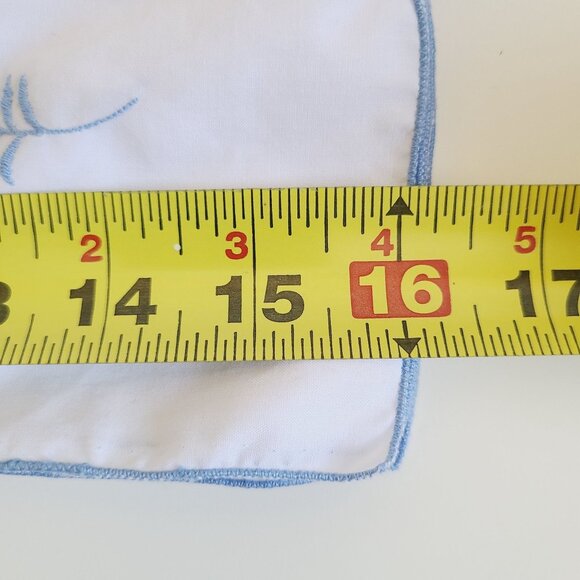 Vintage Linen Tablecloth Peacock Set With Embroidered Daisies Perma Press *READ* - Picture 8 of 16